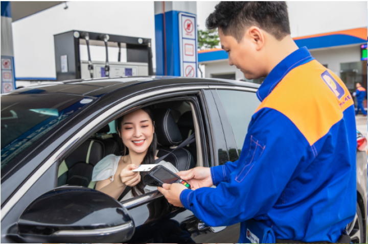 Petrolimex triển khai thanh toán thẻ không tiếp xúc Visa tại mạng lưới bán lẻ xăng dầu trên toàn quốc
